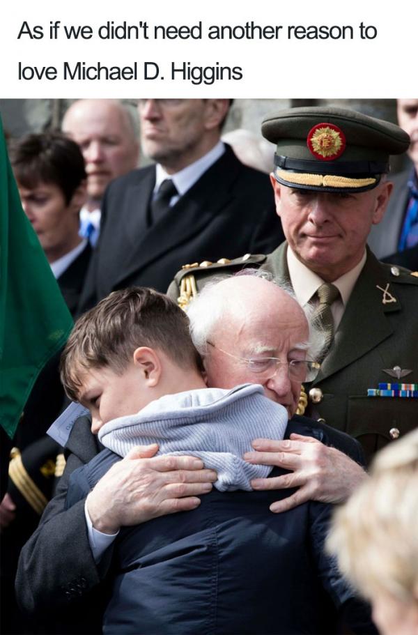 Không phải 'soái ca' nhưng Tổng thống Ireland chinh phục mọi người bằng những hình ảnh đáng yêu vô cùng Không phải 'soái ca' nhưng Tổng thống Ireland chinh phục mọi người bằng những hình ảnh đáng yêu vô cùng