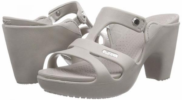 Cả thế giới thời trang 'náo loạn' hết cả lên khi hãng Crocs ra mắt giày cao gót Cả thế giới thời trang 'náo loạn' hết cả lên khi hãng Crocs ra mắt giày cao gót