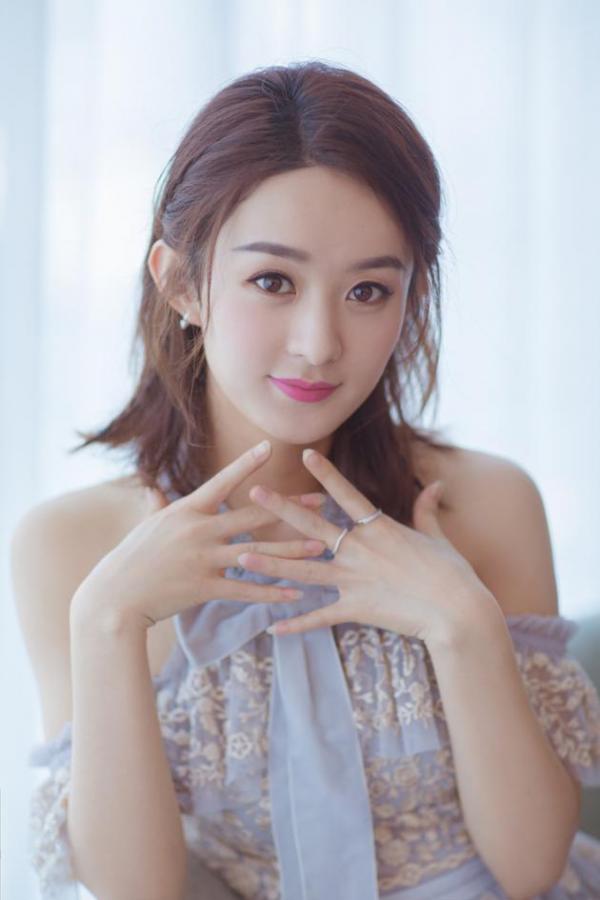 Triệu Lệ Dĩnh chính thức lên tiếng về thông tin tạm rời bỏ nghề diễn vì suy tim, tắc mạch máu não sau Triệu Lệ Dĩnh chính thức lên tiếng về thông tin tạm rời bỏ nghề diễn vì suy tim, tắc mạch máu não sau
