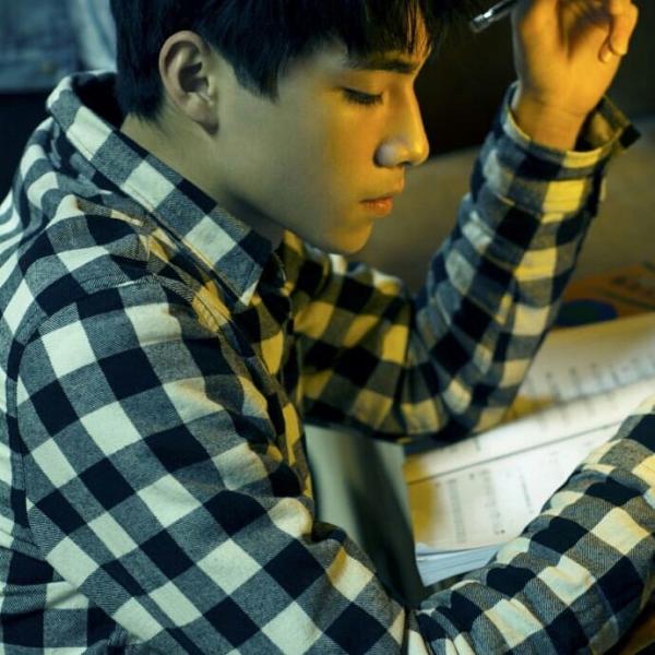 Bất ngờ với nhan sắc thật trước khi debut của ba trai đẹp bí ẩn vừa được SM công bố Bất ngờ với nhan sắc thật trước khi debut của ba trai đẹp bí ẩn vừa được SM công bố