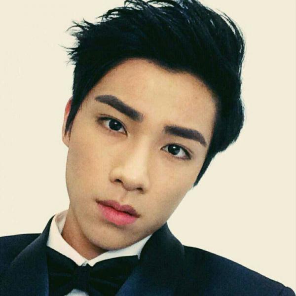 Bất ngờ với nhan sắc thật trước khi debut của ba trai đẹp bí ẩn vừa được SM công bố Bất ngờ với nhan sắc thật trước khi debut của ba trai đẹp bí ẩn vừa được SM công bố