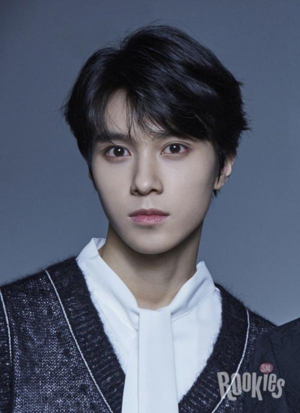 Bất ngờ với nhan sắc thật trước khi debut của ba trai đẹp bí ẩn vừa được SM công bố Bất ngờ với nhan sắc thật trước khi debut của ba trai đẹp bí ẩn vừa được SM công bố