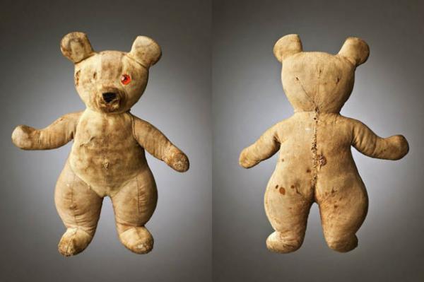 Gấu bông, búp bê creepy chẳng ai dám mua nhưng hét giá lên tới hàng triệu đồng Gấu bông, búp bê creepy chẳng ai dám mua nhưng hét giá lên tới hàng triệu đồng