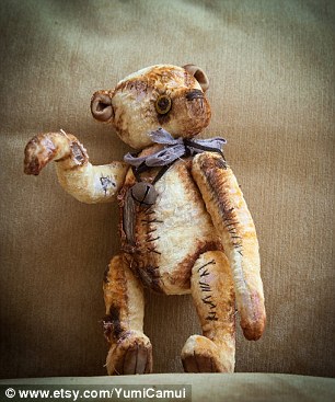 Gấu bông, búp bê creepy chẳng ai dám mua nhưng hét giá lên tới hàng triệu đồng Gấu bông, búp bê creepy chẳng ai dám mua nhưng hét giá lên tới hàng triệu đồng