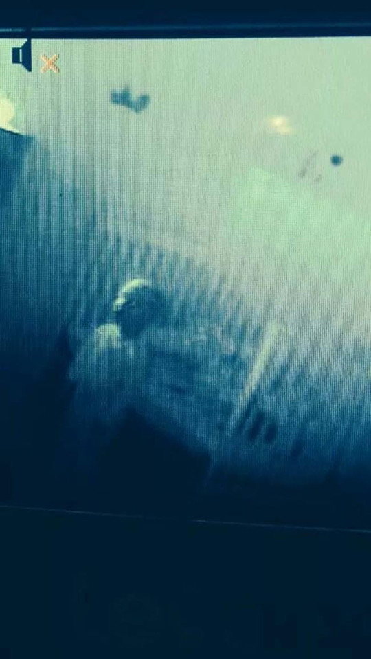 Giật mình khiếp sợ hình ảnh 'creepy' được chụp lại từ camera quan sát phòng ngủ của trẻ Giật mình khiếp sợ hình ảnh 'creepy' được chụp lại từ camera quan sát phòng ngủ của trẻ