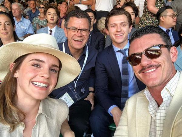 Vô tình xuất hiện trong ảnh của Emma Watson, mỹ nam 'Vườn Sao Băng' nổi rần rần nơi trời Tây Vô tình xuất hiện trong ảnh của Emma Watson, mỹ nam 'Vườn Sao Băng' nổi rần rần nơi trời Tây