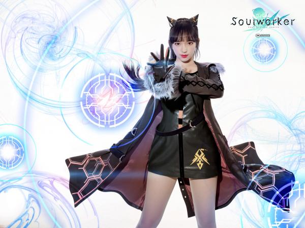 Cheng Xiao (Cosmic Girls) được chọn làm người mẫu game vì thân hình và thần thái quá siêu thực Cheng Xiao (Cosmic Girls) được chọn làm người mẫu game vì thân hình và thần thái quá siêu thực