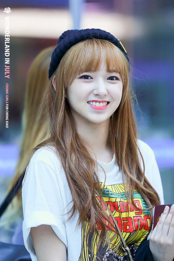 Cheng Xiao (Cosmic Girls) được chọn làm người mẫu game vì thân hình và thần thái quá siêu thực Cheng Xiao (Cosmic Girls) được chọn làm người mẫu game vì thân hình và thần thái quá siêu thực