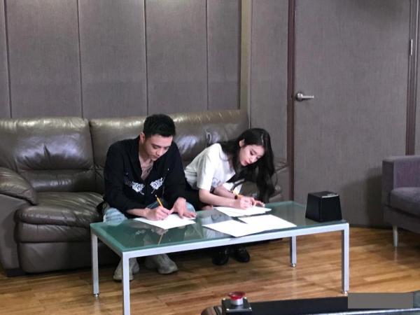 Ji Yeon gây bất ngờ khả năng hát tiếng Việt cực sõi, song ca 'ngọt lịm' cùng Soobin Hoàng Sơn Ji Yeon gây bất ngờ khả năng hát tiếng Việt cực sõi, song ca 'ngọt lịm' cùng Soobin Hoàng Sơn
