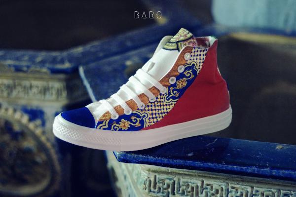 Đôi Converse hoạ tiết cung đình thời Nguyễn có phải là đôi giày ấn tượng nhất mà bạn từng thấy? Đôi Converse hoạ tiết cung đình thời Nguyễn có phải là đôi giày ấn tượng nhất mà bạn từng thấy?