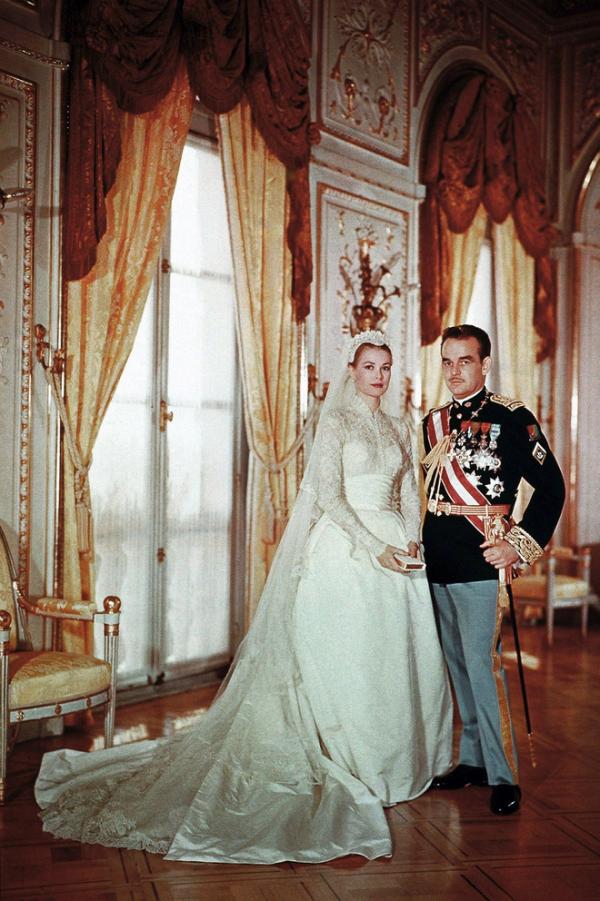 Tài sắc là thế nhưng Grace Kelly phải trả đến 2 triệu USD tiền hồi môn mới được cưới Hoàng tử Monaco Tài sắc là thế nhưng Grace Kelly phải trả đến 2 triệu USD tiền hồi môn mới được cưới Hoàng tử Monaco