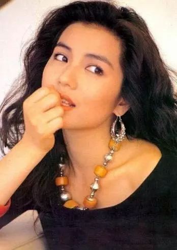 'Rửa mắt' với phong cách thời trang đỉnh cao của các đại mỹ nhân Hồng Kông thập niên 90 'Rửa mắt' với phong cách thời trang đỉnh cao của các đại mỹ nhân Hồng Kông thập niên 90