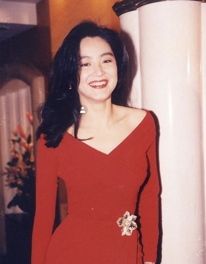 'Rửa mắt' với phong cách thời trang đỉnh cao của các đại mỹ nhân Hồng Kông thập niên 90 'Rửa mắt' với phong cách thời trang đỉnh cao của các đại mỹ nhân Hồng Kông thập niên 90