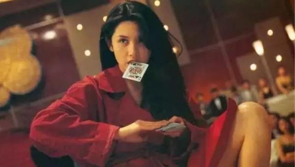 'Rửa mắt' với phong cách thời trang đỉnh cao của các đại mỹ nhân Hồng Kông thập niên 90 'Rửa mắt' với phong cách thời trang đỉnh cao của các đại mỹ nhân Hồng Kông thập niên 90