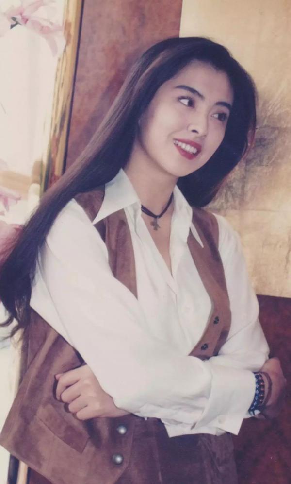 'Rửa mắt' với phong cách thời trang đỉnh cao của các đại mỹ nhân Hồng Kông thập niên 90 'Rửa mắt' với phong cách thời trang đỉnh cao của các đại mỹ nhân Hồng Kông thập niên 90