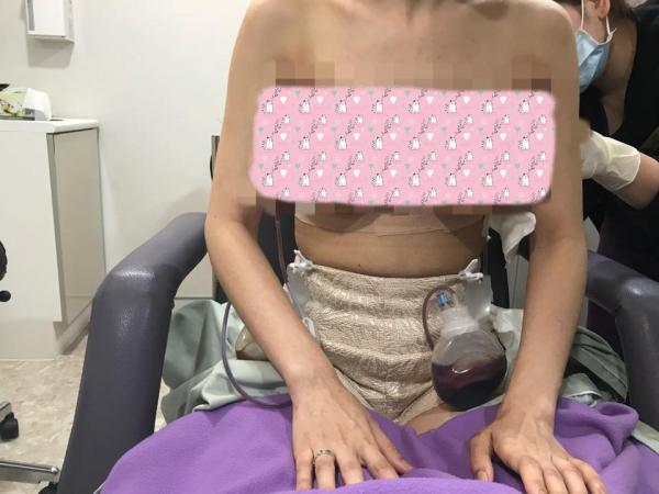 Ngôi sao nhạc Pop Thái Lan đệ đơn kiện bệnh viện Hàn vì suýt chết sau ca phẫu thuật nâng ngực Ngôi sao nhạc Pop Thái Lan đệ đơn kiện bệnh viện Hàn vì suýt chết sau ca phẫu thuật nâng ngực