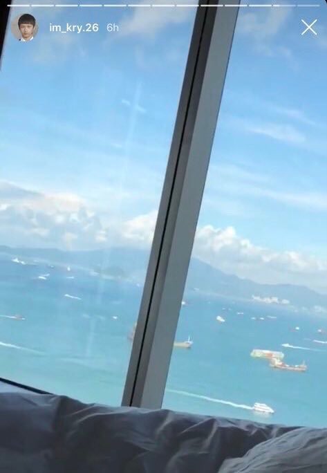 Fan cuồng dùng tiền mua chuộc nhân viên khách sạn để lẻn vào phòng Wanna One quay phim Fan cuồng dùng tiền mua chuộc nhân viên khách sạn để lẻn vào phòng Wanna One quay phim