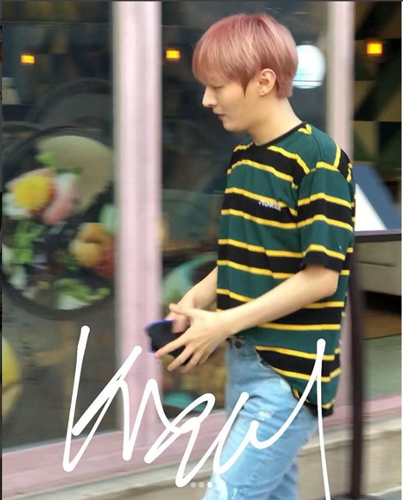 Fan cuồng dùng tiền mua chuộc nhân viên khách sạn để lẻn vào phòng Wanna One quay phim Fan cuồng dùng tiền mua chuộc nhân viên khách sạn để lẻn vào phòng Wanna One quay phim