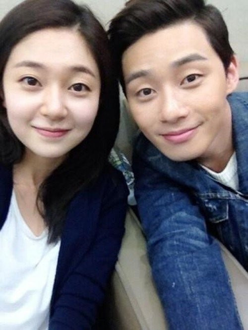 Cách yêu kì lạ của Park Seo Joon đã 'âm thầm' tố cáo danh sách người tình toàn mỹ nữ của anh chàng Cách yêu kì lạ của Park Seo Joon đã 'âm thầm' tố cáo danh sách người tình toàn mỹ nữ của anh chàng