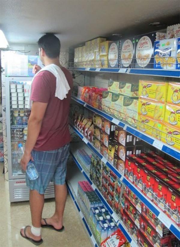 Cần dụi mắt trước khi vào siêu thị kẻo 'té ngửa' vì choáng Cần dụi mắt trước khi vào siêu thị kẻo 'té ngửa' vì choáng