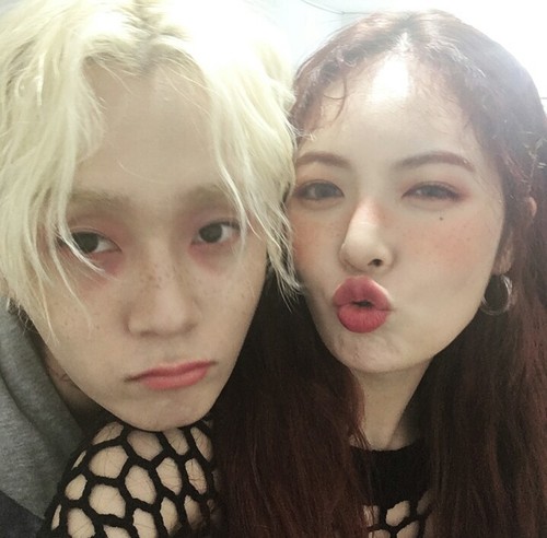 Mặc kệ công ty phủ nhận, HyunA và E’Dawn (PENTAGON) chính thức xác nhận đã hẹn hò gần 2 năm Mặc kệ công ty phủ nhận, HyunA và E’Dawn (PENTAGON) chính thức xác nhận đã hẹn hò gần 2 năm