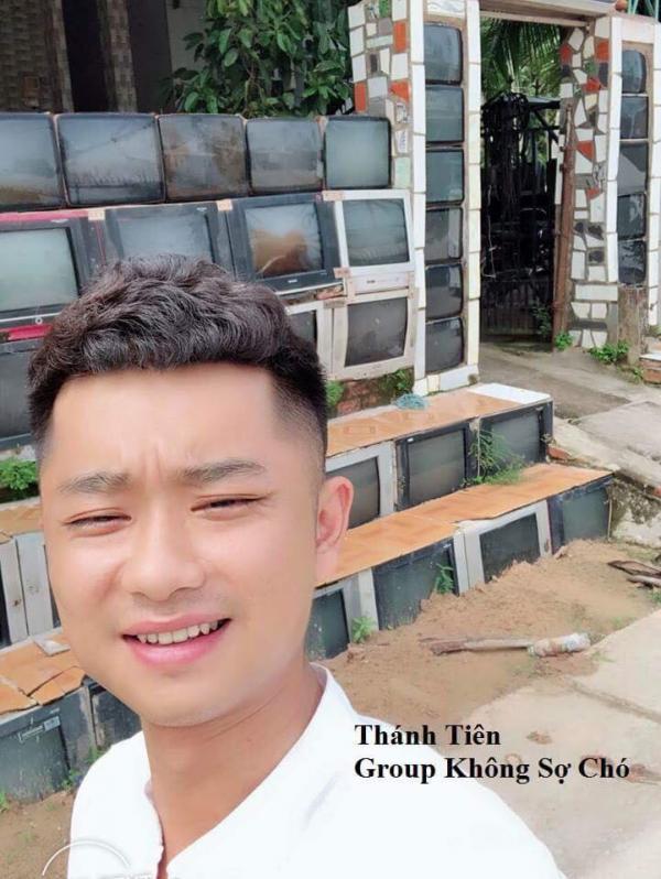 Đẳng cấp của 'nhà không có gì ngoài điều kiện' là làm hàng rào bằng... tivi Đẳng cấp của 'nhà không có gì ngoài điều kiện' là làm hàng rào bằng... tivi