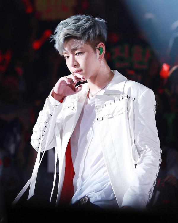 Bạn có biết, nam thần K-Pop đổ mồ hôi là cảnh tượng sexy nhất trên đời? Bạn có biết, nam thần K-Pop đổ mồ hôi là cảnh tượng sexy nhất trên đời?