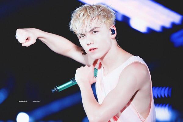 Bạn có biết, nam thần K-Pop đổ mồ hôi là cảnh tượng sexy nhất trên đời? Bạn có biết, nam thần K-Pop đổ mồ hôi là cảnh tượng sexy nhất trên đời?