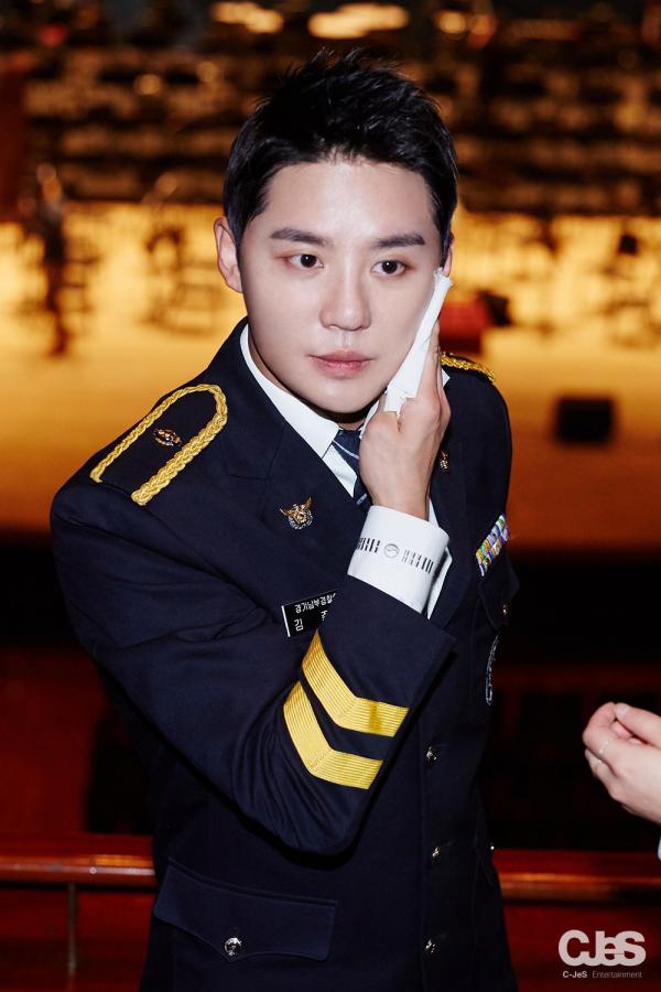 Bạn có biết, nam thần K-Pop đổ mồ hôi là cảnh tượng sexy nhất trên đời? Bạn có biết, nam thần K-Pop đổ mồ hôi là cảnh tượng sexy nhất trên đời?