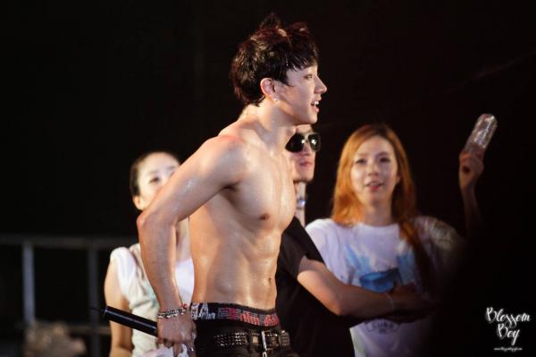 Bạn có biết, nam thần K-Pop đổ mồ hôi là cảnh tượng sexy nhất trên đời? Bạn có biết, nam thần K-Pop đổ mồ hôi là cảnh tượng sexy nhất trên đời?