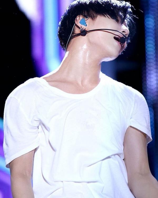 Bạn có biết, nam thần K-Pop đổ mồ hôi là cảnh tượng sexy nhất trên đời? Bạn có biết, nam thần K-Pop đổ mồ hôi là cảnh tượng sexy nhất trên đời?