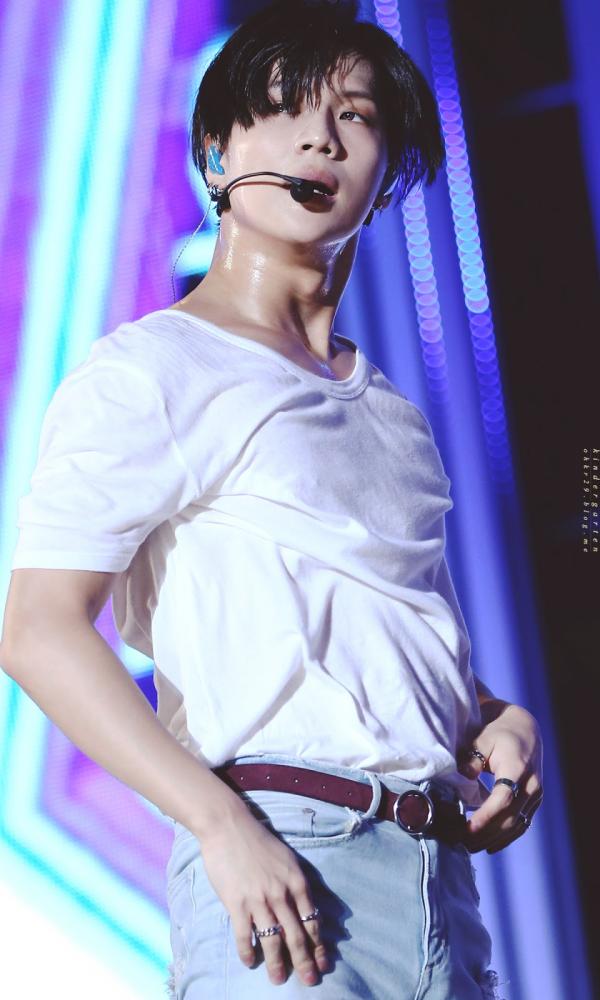 Bạn có biết, nam thần K-Pop đổ mồ hôi là cảnh tượng sexy nhất trên đời? Bạn có biết, nam thần K-Pop đổ mồ hôi là cảnh tượng sexy nhất trên đời?