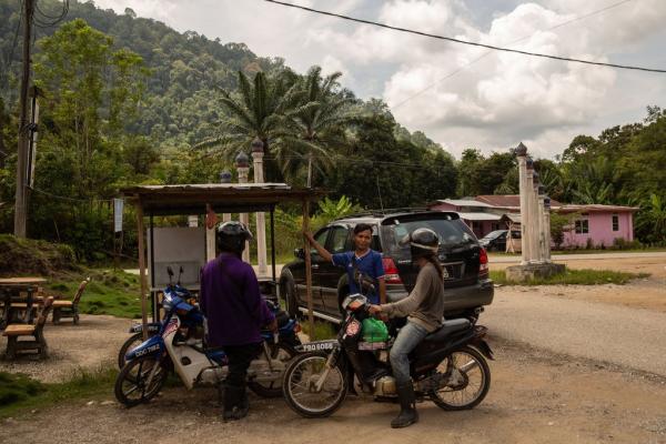 Từ bạn thân thành mẹ kế: Câu chuyện khó tin tưởng chỉ có trong phim ảnh lại xảy ra ở Malaysia Từ bạn thân thành mẹ kế: Câu chuyện khó tin tưởng chỉ có trong phim ảnh lại xảy ra ở Malaysia