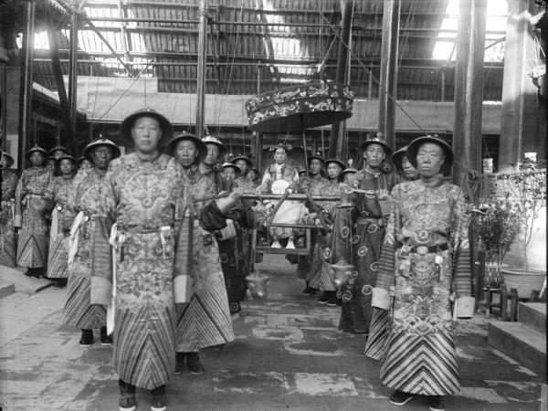 Cuộc sống của thái giám triều Thanh: Hoặc là thấp hèn hoặc là xa hoa, bại hoại chẳng ai bằng Cuộc sống của thái giám triều Thanh: Hoặc là thấp hèn hoặc là xa hoa, bại hoại chẳng ai bằng