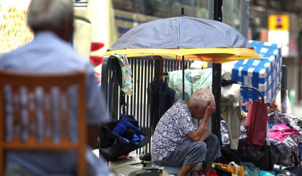 Nghèo đói đến cùng cực, hàng nghìn người Hong Kong phải ăn thức ăn cho vật nuôi Nghèo đói đến cùng cực, hàng nghìn người Hong Kong phải ăn thức ăn cho vật nuôi