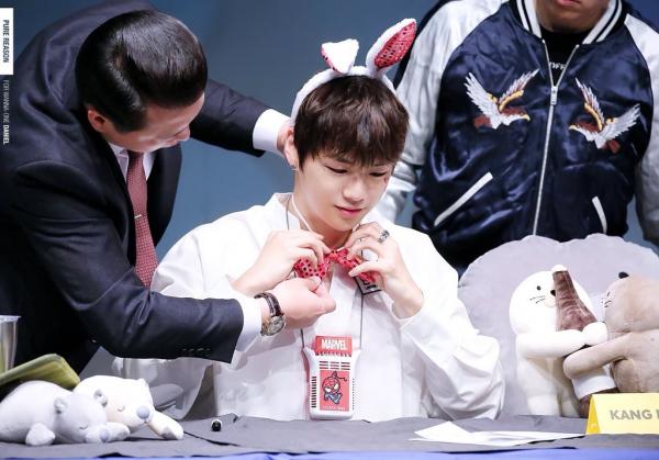 Tìm khắp K-Pop không thấy ai 'sủng ái', chiều chuộng Wanna One hơn anh vệ sĩ Tìm khắp K-Pop không thấy ai 'sủng ái', chiều chuộng Wanna One hơn anh vệ sĩ