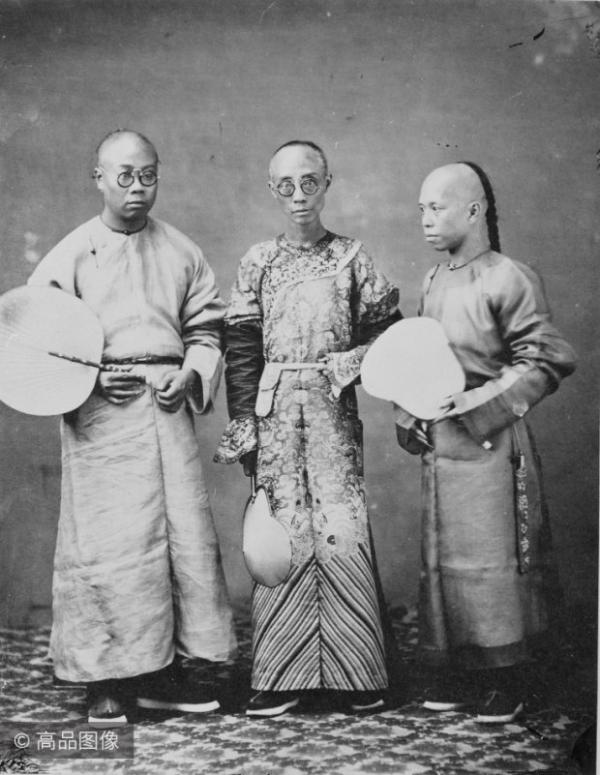 Lý do chúng ta không bao giờ biết được dung nhan thật sự của Càn Long và các Hoàng đế Trung Quốc Lý do chúng ta không bao giờ biết được dung nhan thật sự của Càn Long và các Hoàng đế Trung Quốc