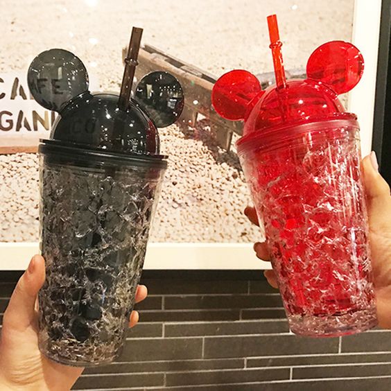 Ống hút nhựa: Sự tiến bộ của ngành dịch vụ hay vũ khí hủy diệt môi trường? Ống hút nhựa: Sự tiến bộ của ngành dịch vụ hay vũ khí hủy diệt môi trường?