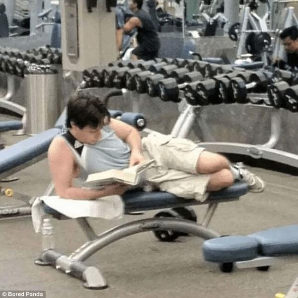 Những điều kỳ thú khiến bạn nhìn thấy mà quên cả tập ở phòng gym Những điều kỳ thú khiến bạn nhìn thấy mà quên cả tập ở phòng gym