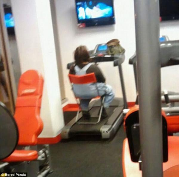 Những điều kỳ thú khiến bạn nhìn thấy mà quên cả tập ở phòng gym Những điều kỳ thú khiến bạn nhìn thấy mà quên cả tập ở phòng gym