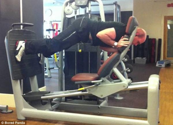 Những điều kỳ thú khiến bạn nhìn thấy mà quên cả tập ở phòng gym Những điều kỳ thú khiến bạn nhìn thấy mà quên cả tập ở phòng gym