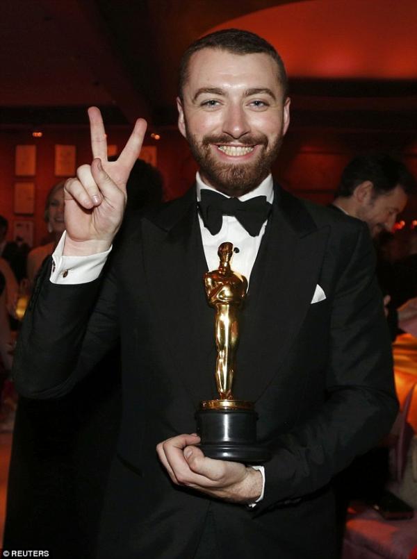 Sam Smith bị bắt phải xin lỗi vì dám nói thẳng: 'Tôi không thích Michael Jackson' Sam Smith bị bắt phải xin lỗi vì dám nói thẳng: 'Tôi không thích Michael Jackson'