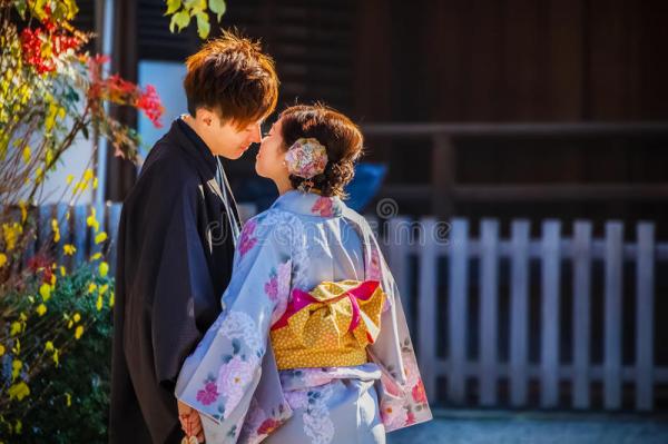 Để đỡ mất công hẹn hò, giới trẻ Nhật Bản thi nhau 'kết hôn với bạn thân' Để đỡ mất công hẹn hò, giới trẻ Nhật Bản thi nhau 'kết hôn với bạn thân'