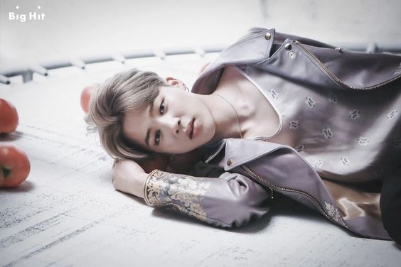 Hậu trường lầy lội đằng sau những tấm ảnh sexy, siêu ngầu của idol K-Pop Hậu trường lầy lội đằng sau những tấm ảnh sexy, siêu ngầu của idol K-Pop