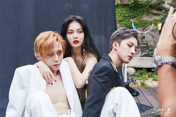 Hậu trường lầy lội đằng sau những tấm ảnh sexy, siêu ngầu của idol K-Pop Hậu trường lầy lội đằng sau những tấm ảnh sexy, siêu ngầu của idol K-Pop