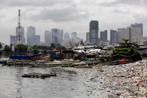 Những đợt 'sóng rác' ở bờ biển Manila khiến cả thế giới bàng hoàng vì tình hình ô nhiễm đại dương Những đợt 'sóng rác' ở bờ biển Manila khiến cả thế giới bàng hoàng vì tình hình ô nhiễm đại dương