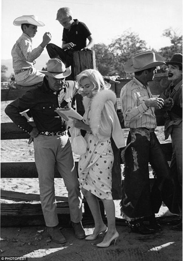 Cảnh phim khỏa thân của Marilyn Monroe lần đầu được tiết lộ sau 57 năm 'lạc trôi' Cảnh phim khỏa thân của Marilyn Monroe lần đầu được tiết lộ sau 57 năm 'lạc trôi'