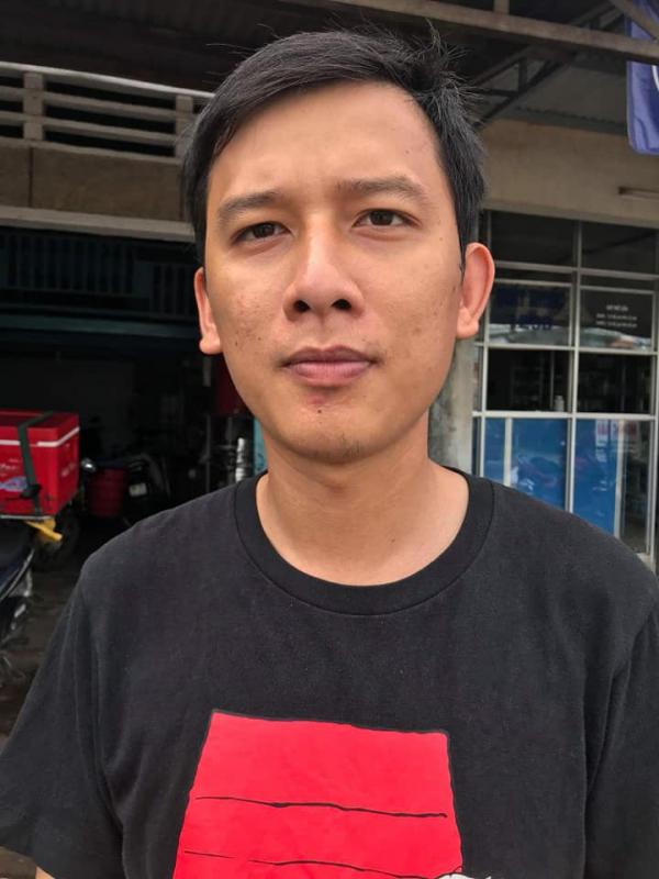 Vợ ngỡ ngàng nhận ra sắc đẹp 'nghiêng nước đổ thùng' của chồng khi trang điểm, mặc váy cưới Vợ ngỡ ngàng nhận ra sắc đẹp 'nghiêng nước đổ thùng' của chồng khi trang điểm, mặc váy cưới