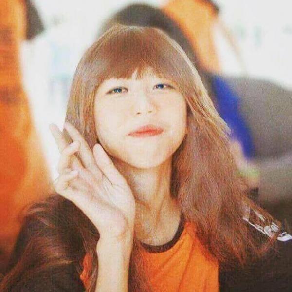 Vợ ngỡ ngàng nhận ra sắc đẹp 'nghiêng nước đổ thùng' của chồng khi trang điểm, mặc váy cưới Vợ ngỡ ngàng nhận ra sắc đẹp 'nghiêng nước đổ thùng' của chồng khi trang điểm, mặc váy cưới