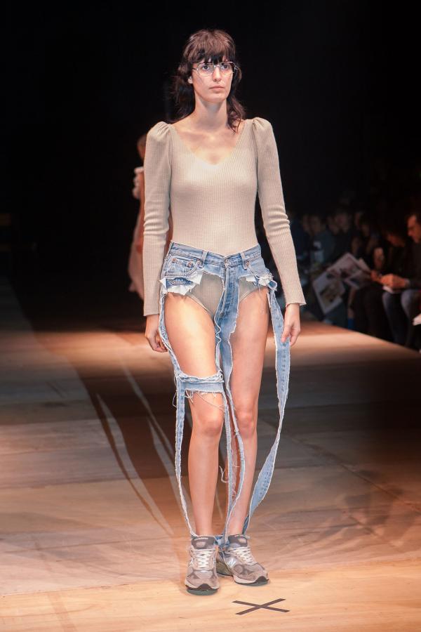 Quần lót jeans: Lại một minh chứng cho các nhà thiết kế 'vui thôi nhưng cứ thích vui quá'! Quần lót jeans: Lại một minh chứng cho các nhà thiết kế 'vui thôi nhưng cứ thích vui quá'!